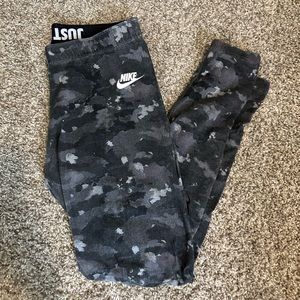 Nike Dark Camo Leggings